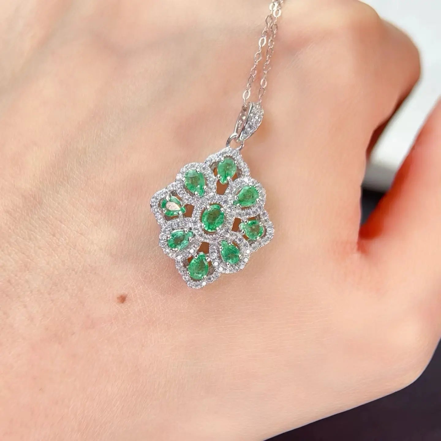 Luxury Natural Colombian Emerald Pendant with Jewelry Certificate 925 Silver 3x4mm Emerald Pendant with Silver Necklace