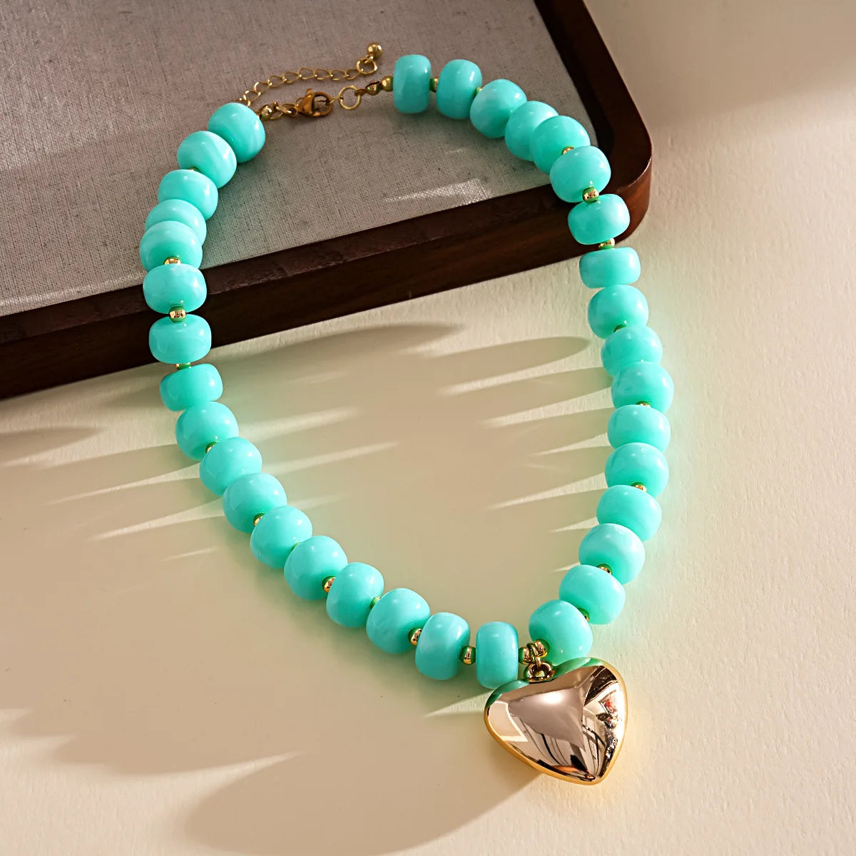 KMVEXO Bohemia Colorful Resin Beaded Heart Pendant Acrylic Necklaces for Women Aesthetic Y2K Fashion Choker Necklace Jewelry ﻿