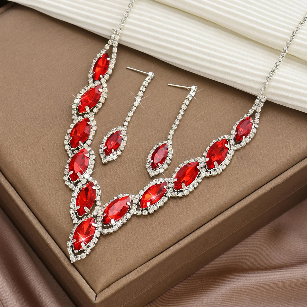 Advanced Versatile Crystal Necklace Earrings Two Piece Set Bridal Wedding Party Vacation Travel Versatile Accessories