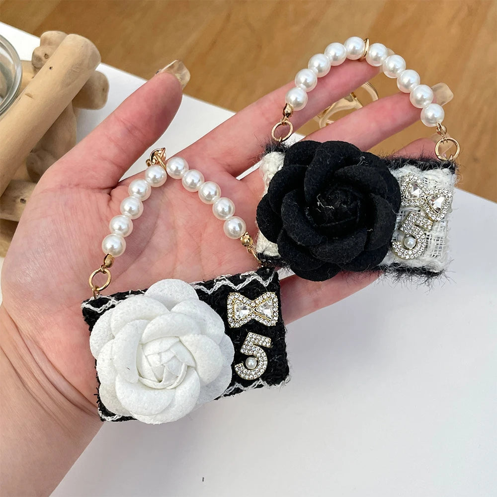 Camellia Keychain Luxury Crystal Bow Pearl Chain Black and White Flower Women's Bag Pendant Handbag Key Ring