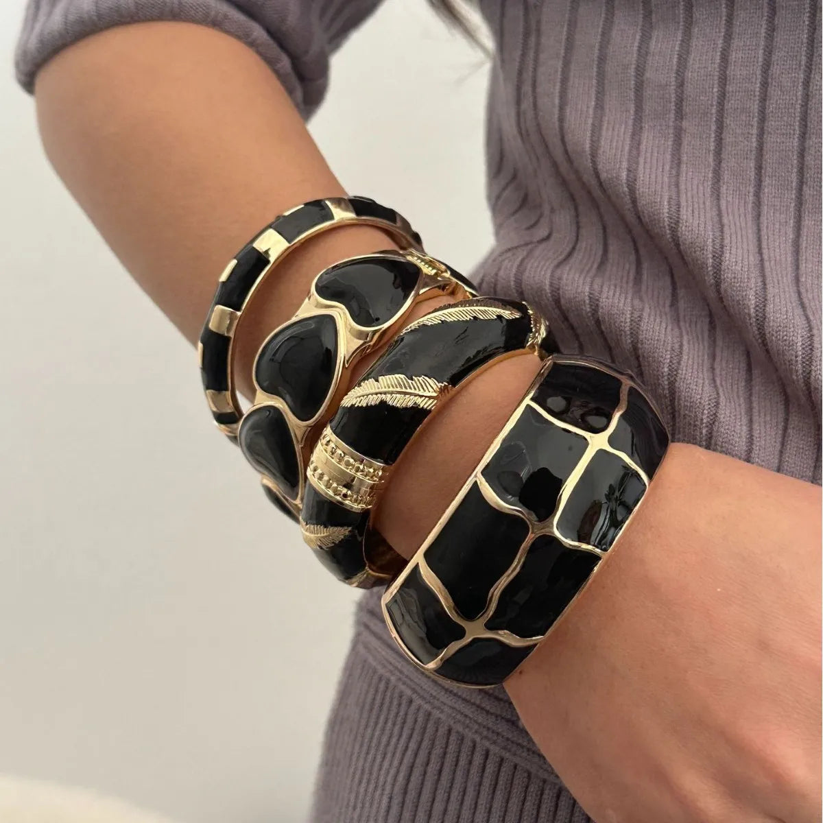 KMVEXO Black Imitation Enamel Shape Round Metal Wide Bangles for Women Geometric Irregular Spring Bracelet Pulseras Jewelry