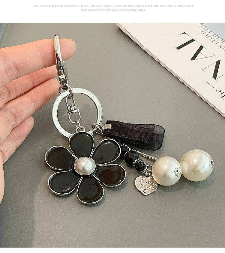 EASYA 2026 Fashion Black Sunflower Pearl Luxury Keychain Chain Car Keychain Party Gifts for Guests