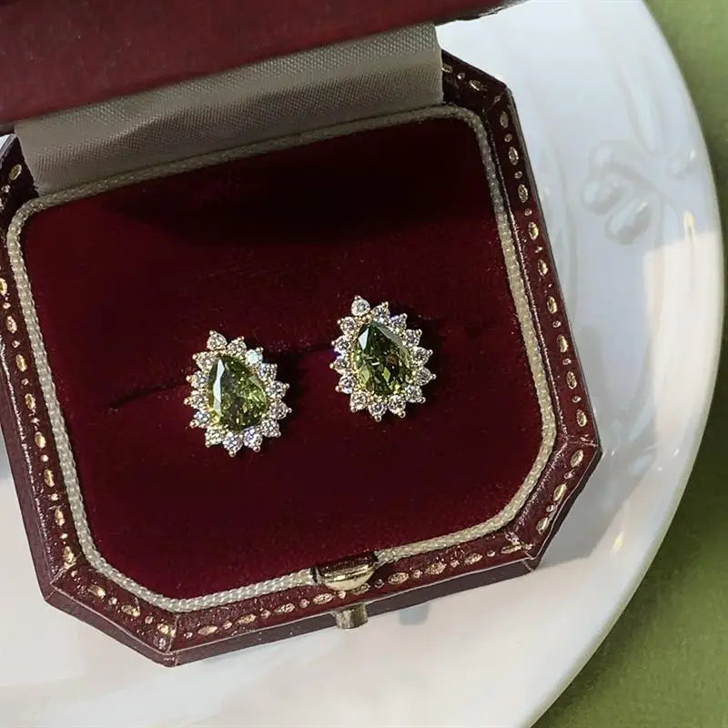 Huitan Minialist Pear Shaped Women Stud Earrings Inlaid Bright CZ Elegant Accessories for Wedding Party Versatile Lady Jewelry
