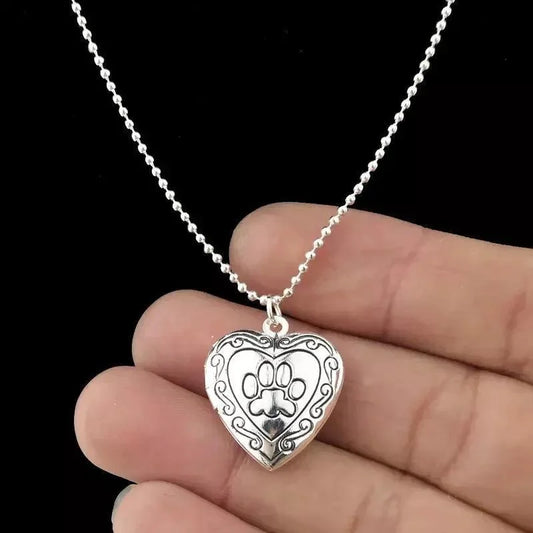 Small Footprint Charm Cute White Love Heart Metal Trendy Pendant Necklace Vintage Silver Color Wedding Jewelry For Women