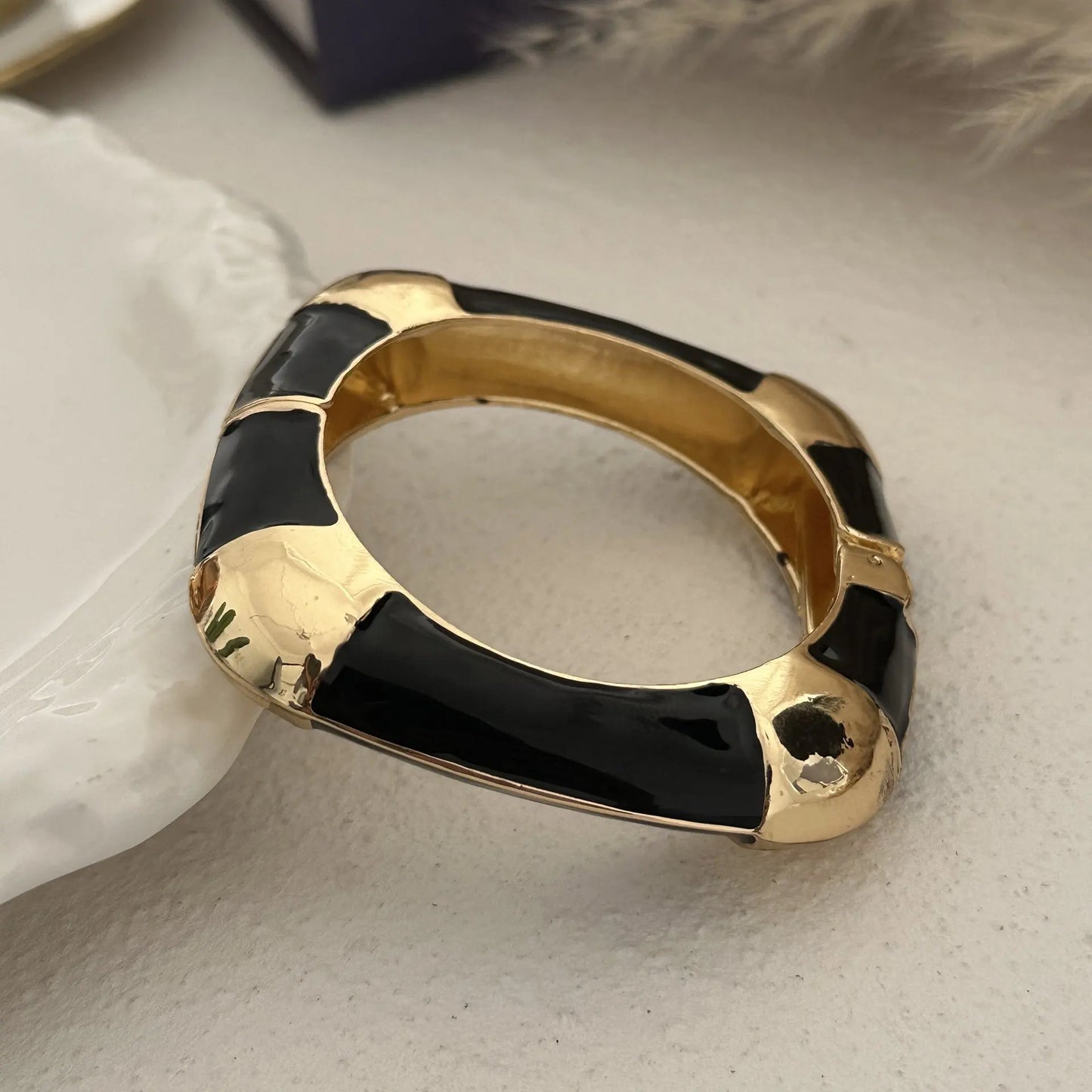 KMVEXO Black Imitation Enamel Shape Round Metal Wide Bangles for Women Geometric Irregular Spring Bracelet Pulseras Jewelry