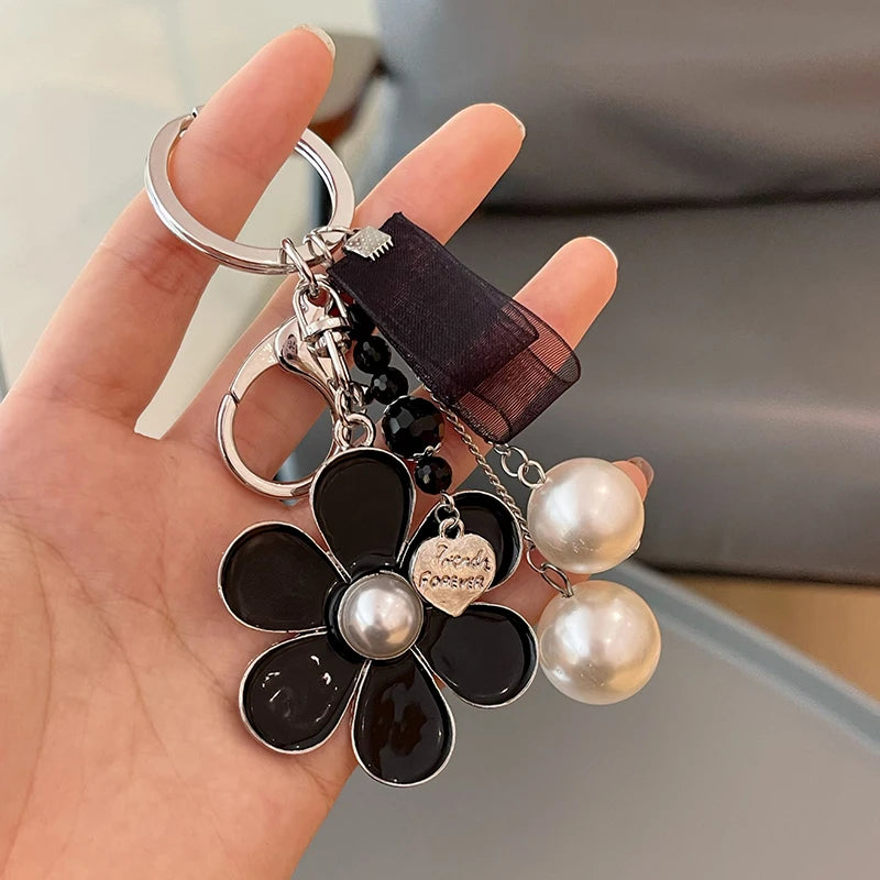 EASYA 2026 Fashion Black Sunflower Pearl Luxury Keychain Chain Car Keychain Party Gifts for Guests