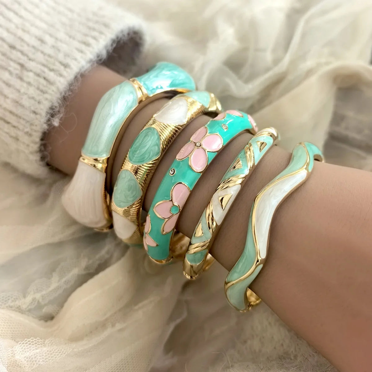 KMVEXO Bohemia Elegant Enamel Flower Bracelet For Woman Fashion Irregular Geometric Metal Bangle Punk Y2K Jewelry