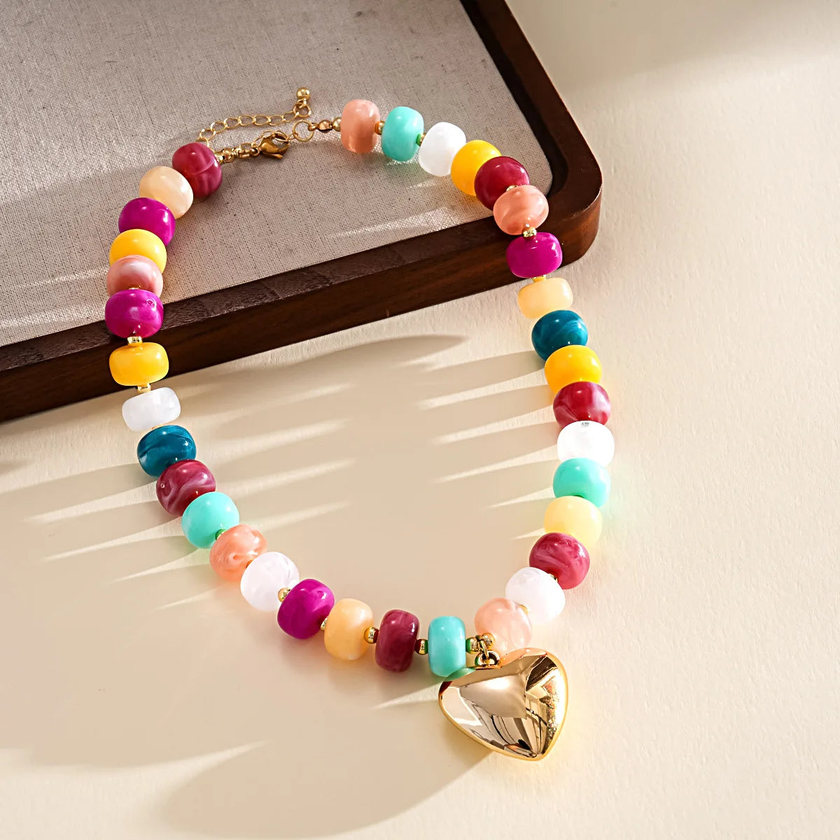 KMVEXO Bohemia Colorful Resin Beaded Heart Pendant Acrylic Necklaces for Women Aesthetic Y2K Fashion Choker Necklace Jewelry ﻿