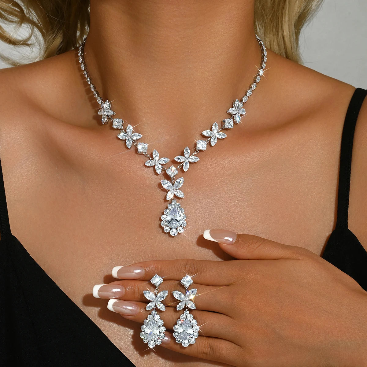 Gorgeous Four‑Leaf Flower Drop Teardrop Zircon Necklace Earrings Set Women Wedding Dress Jewelry Formal Party Matching Accessory