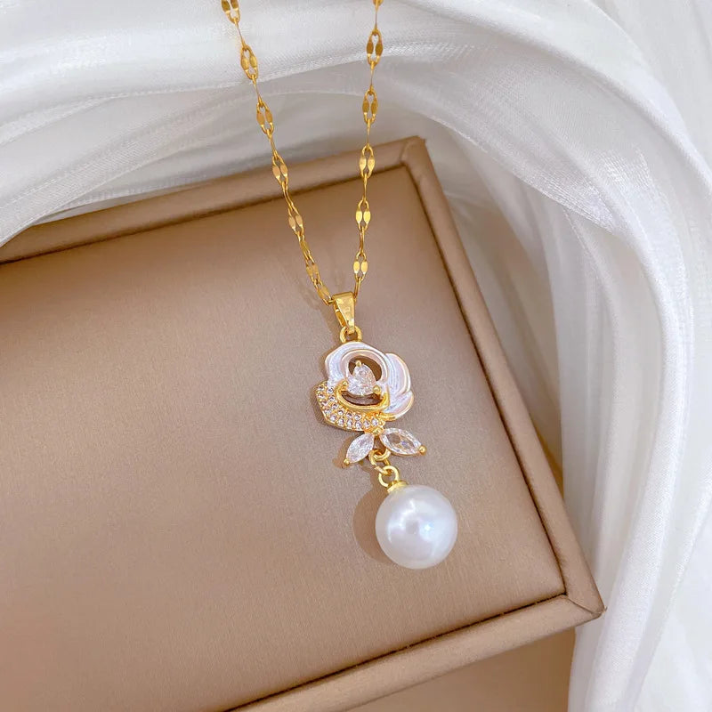 Romantic Shell Flower Pendant Necklace with Imitation Pearl Luxury Trendy Wedding Accessories Gift Aesthetic Jewelry for Women