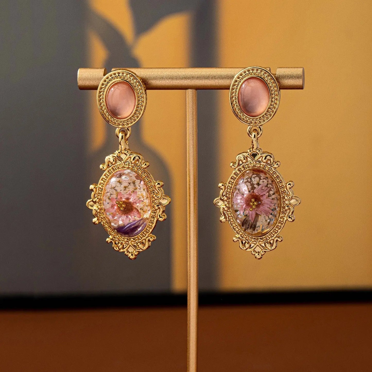 Middle French retro court style gold dried petal earrings for women with a light luxury temperament and autumn and winter atmosp