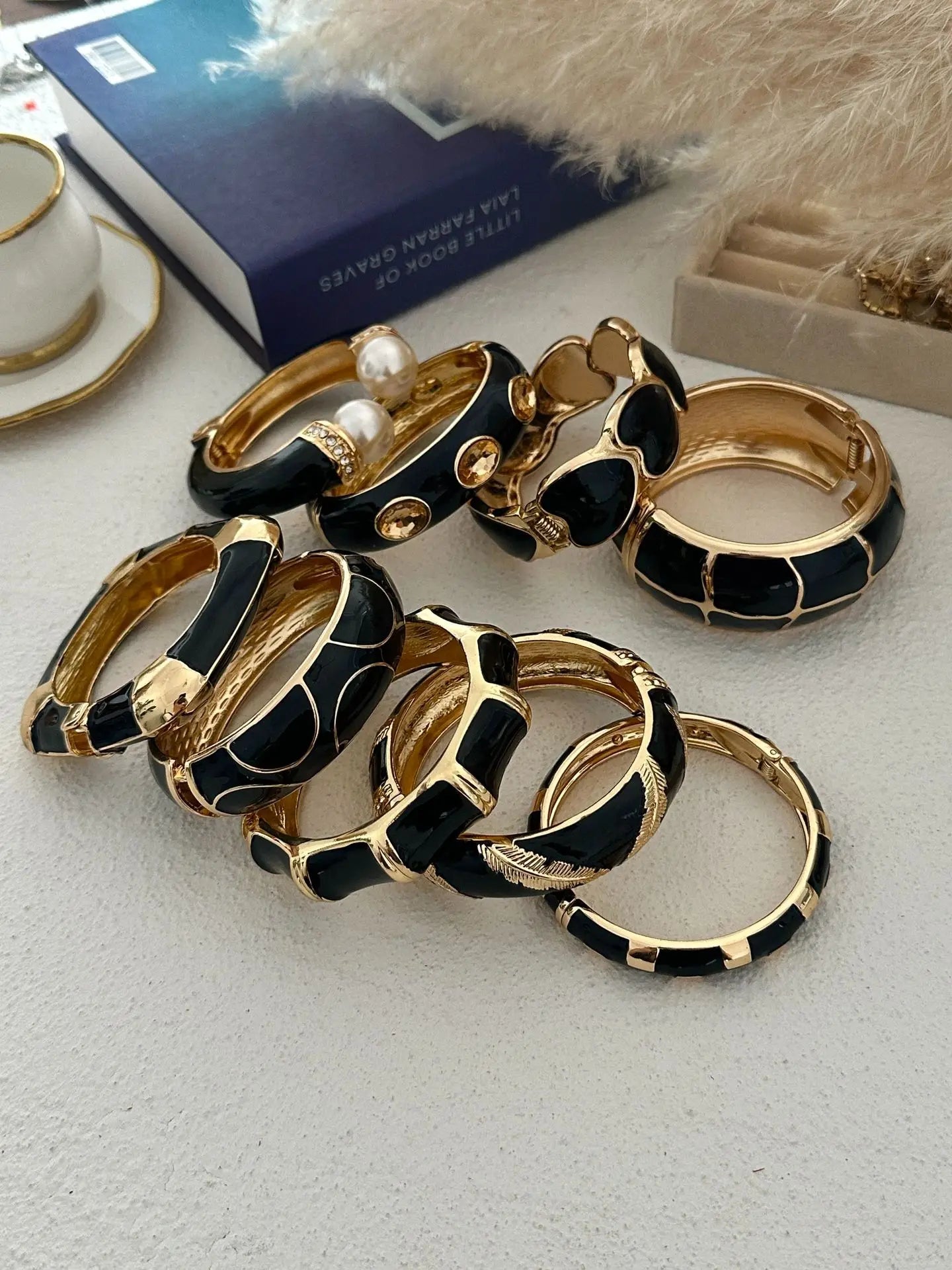 KMVEXO Black Imitation Enamel Shape Round Metal Wide Bangles for Women Geometric Irregular Spring Bracelet Pulseras Jewelry