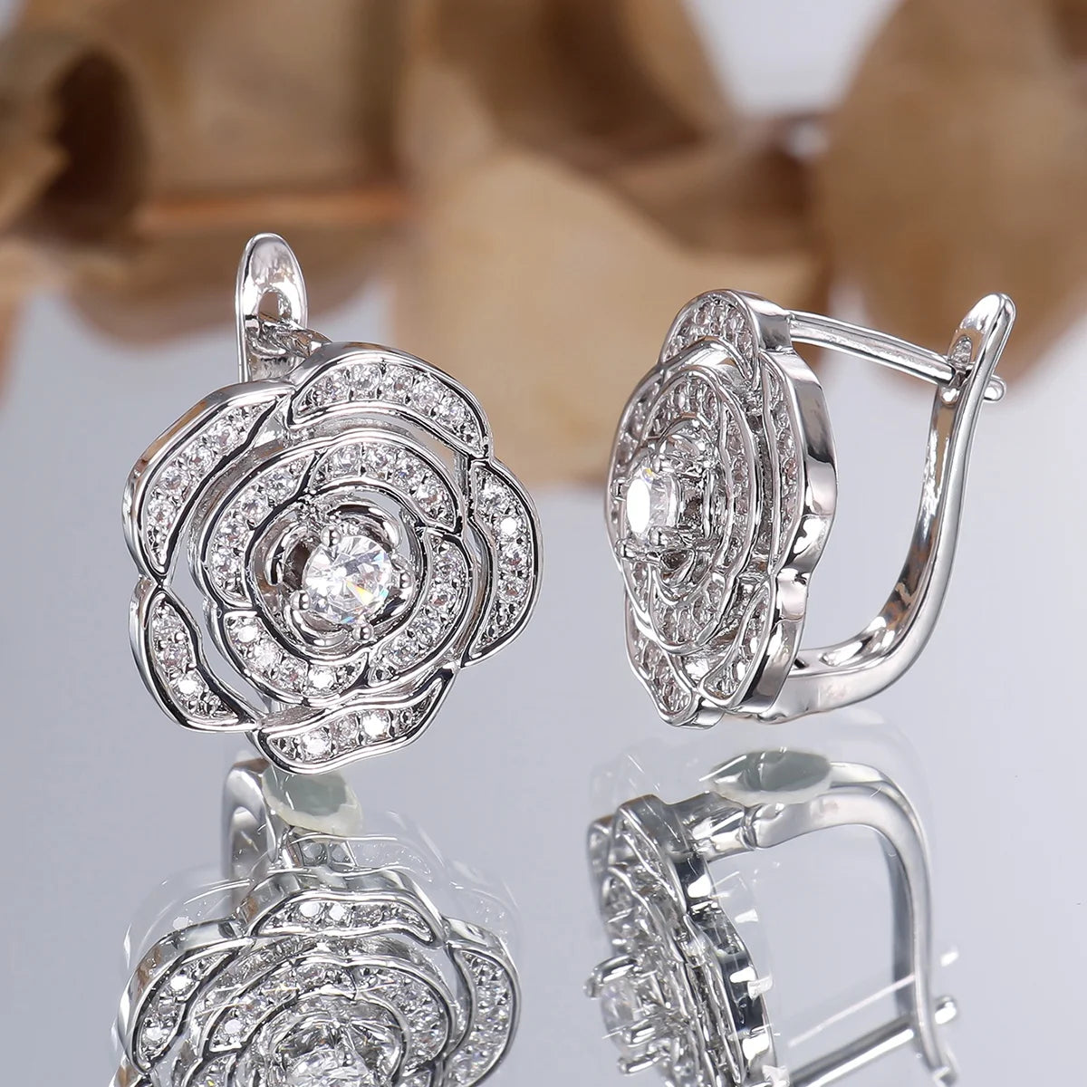 Small White Flower Stone New Fashion Stud Earrings For Women New Trendy Silver Color Birthstone Wedding Jewelry Bridal Gifts