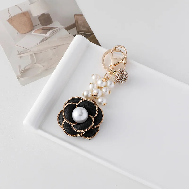 Boutique French Fragrant Breeze Pearl Perfume Chain Camellia Flower Keychain Car Key Bag Charm Women Girl Keyring Gift Jewelry
