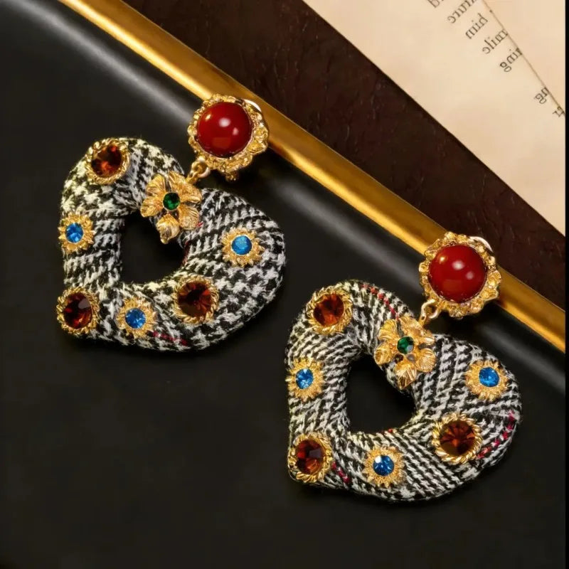 Vintage Style Luxury Thousand Bird Grid Heart-shaped Earring for Women Fashion Simple Zircon Heart-shaped Earring Party Jewelry