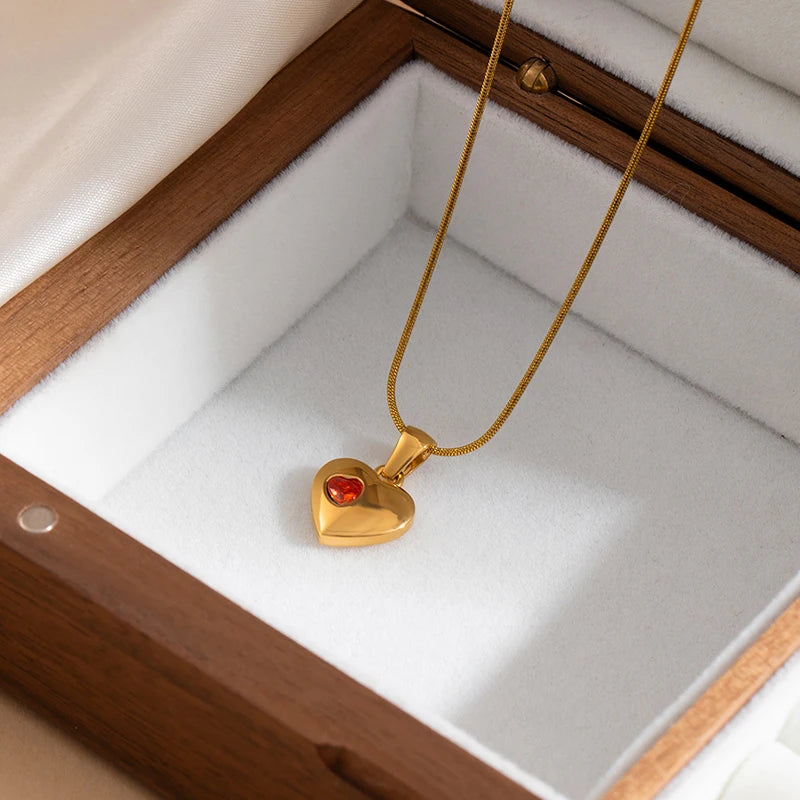 ANENJERY 316L Stainless Steel Heart Inlad Zircon Pendant Necklace For Women Simple Temperament Fashion Jewelry Gifts Wholesale