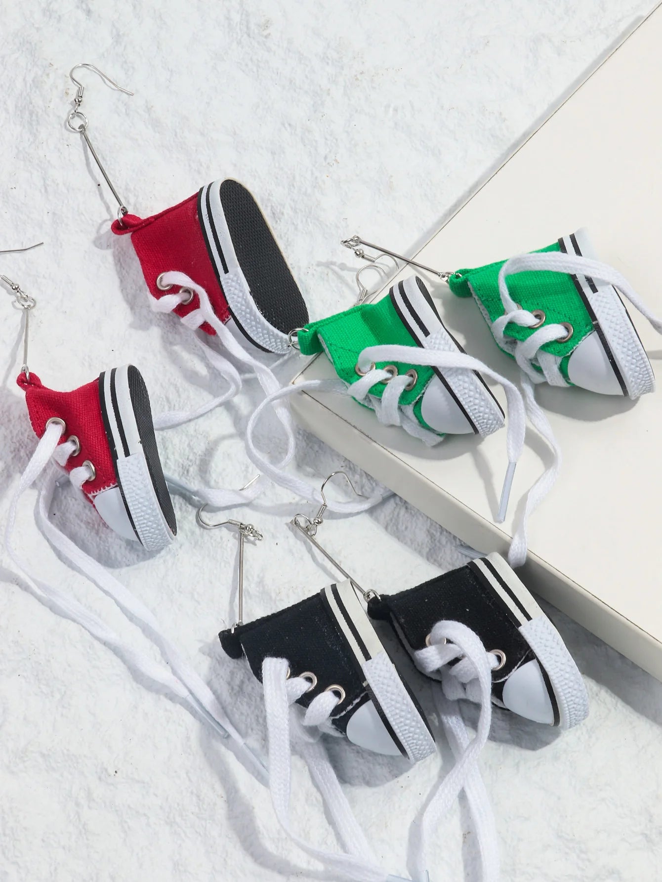 Creative 3D Canvas Shoes Pendant Earrings for Women Fashion Funny Sneaker Tennis Shoe Drop Earrings Party Jewelry Gifts