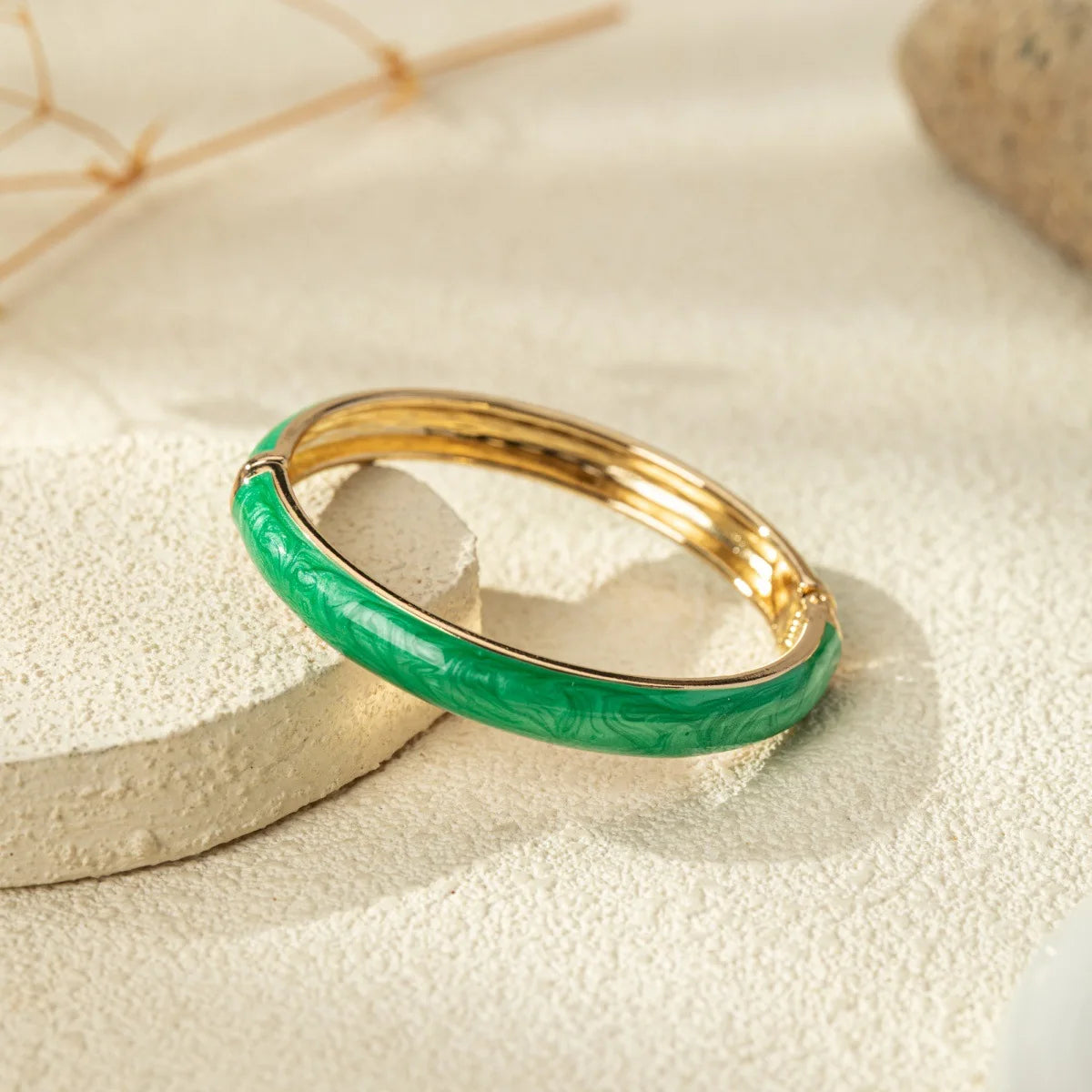 KMVEXO Bohemia Green Imitation Enamel Irregular Geometric Wide Bangle Chunky Metal Cuff Bracelet Fashion Punk Hip Hop Jewelry