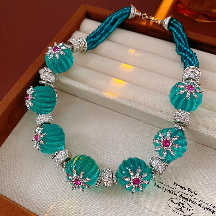 Mediaeval Style Flower Round Resin Stud Earrings Fashionable Elegant Inlaid Rhinestone Necklace Woman Anniversary Jewelry N
