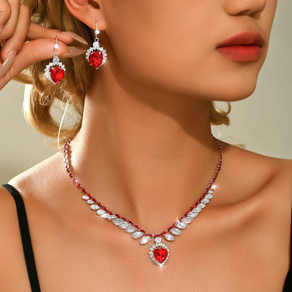 Cross Border Luxury Fashion Leaf Love Zircon Necklace Earring Set, Trendy and High-End Versatile Necklace Set with Accessories